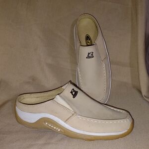 8 M Beige Leather Slip-On Mules Clogs BUFFALINO comfort EC